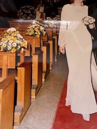 Vestido de Novia Guipur con Velo y cola sirena
