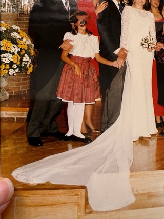 Vestido de Novia Guipur con Velo y cola sirena