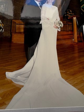 Vestido de Novia Guipur con Velo y cola sirena