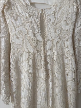 Vestido de Novia Guipur con Velo y cola sirena