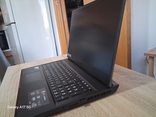 Portátil MSI Raider GE67 2022