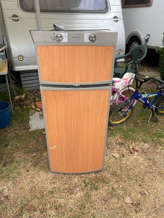 Nevera Dometic para caravana ( no funciona )