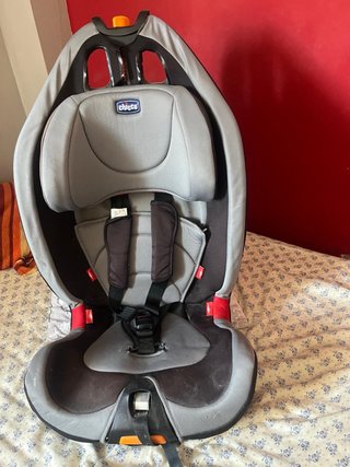 Silla de coche Chicco gris