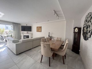 Casa adosada en alquiler en Playa de la Fontanilla en Marbella