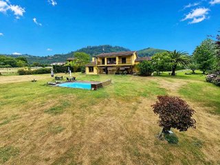 Chalet en venta en Parroquias de Oviedo en Oviedo