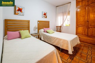 ESTUPENDO PISO BAJO EN LA ZONA DE LEVANTE