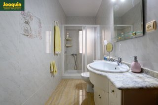 ESTUPENDO PISO BAJO EN LA ZONA DE LEVANTE