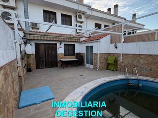 Casa adosada en venta en La Paz-Las Américas en Linares