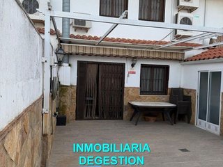 Casa adosada en venta en La Paz-Las Américas en Linares