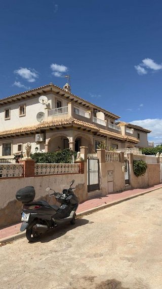 Casa adosada en venta en Playa de los Locos en Torrevieja