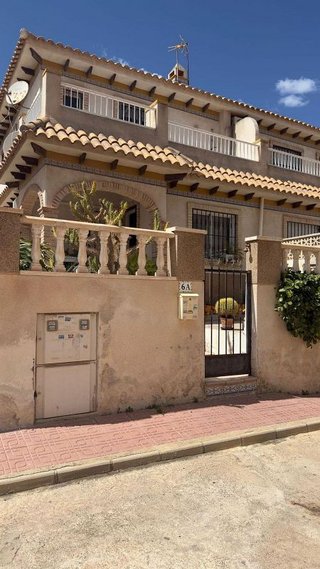 Casa adosada en venta en Playa de los Locos en Torrevieja