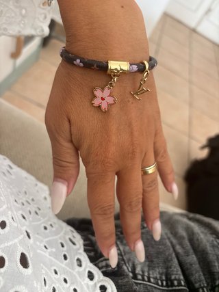 Bracciale Louis Vuitton marrone con fiori