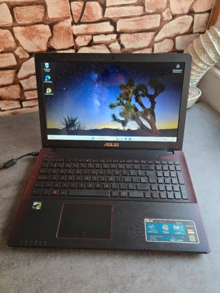 Portátil Asus R510V Negro/rojo