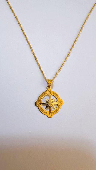 Collana con rosa dei venti in oro 18kt 750