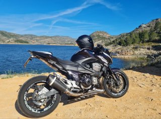 Kawasaki Z800E Negra