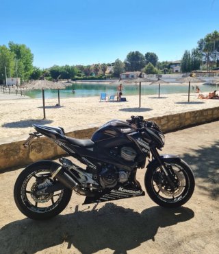 Kawasaki Z800E Negra