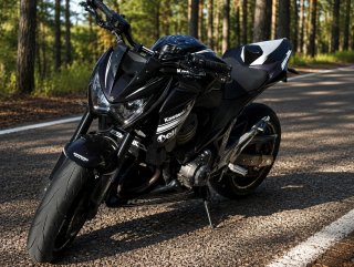 Kawasaki Z800E Negra