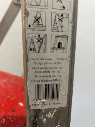 Escalera plegable de aluminio 5 peldaños