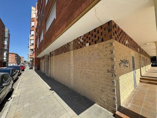 Local comercial en venta en Campo de la Juventud en Palencia