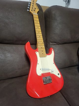 Amplificador  Yamaha y Guitarra Eléctrica