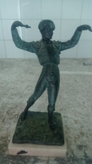 Escultura Banderillero A. Peralta Bronce