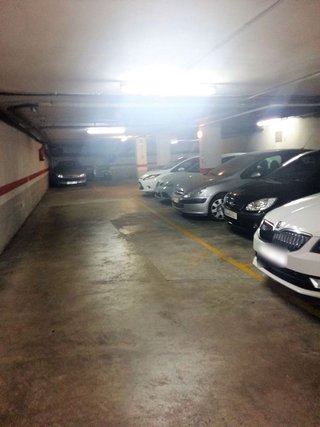 Garaje en alquiler en Eixample Nord – La Devesa en Girona