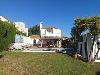 Chalet en venta en Montequinto en Dos Hermanas