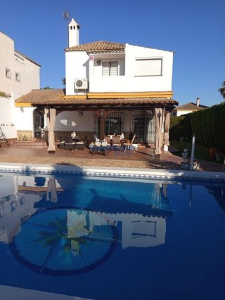 Chalet en venta en Montequinto en Dos Hermanas