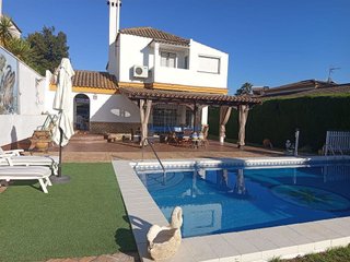 Chalet en venta en Montequinto en Dos Hermanas