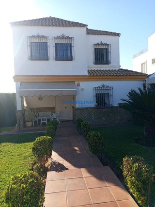 Chalet en venta en Montequinto en Dos Hermanas