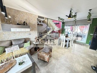 Casa adosada en venta en Zona Urbanizaciones en Alzira