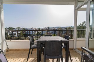 Piso en alquiler en Las Lomas de Río Verde en Marbella