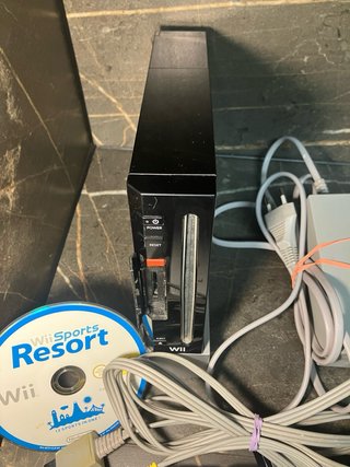 Consola Wii Negra + 2 Mandos + Wii Sports Resort