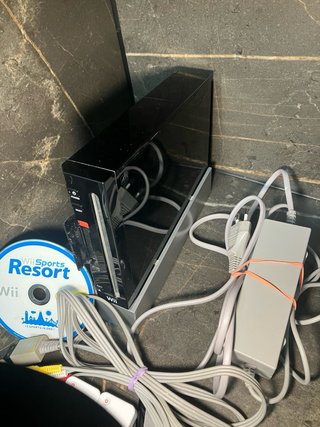 Consola Wii Negra + 2 Mandos + Wii Sports Resort