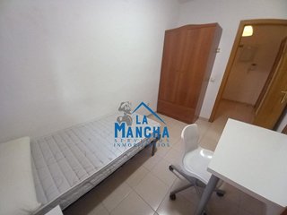 Piso en venta en Hospital - Parque sur en Albacete