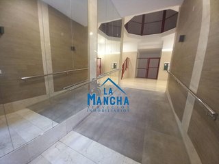 Piso en venta en Hospital - Parque sur en Albacete