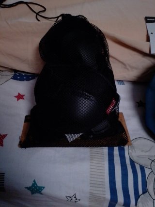 Casco y protectores patinaje azul 2XS