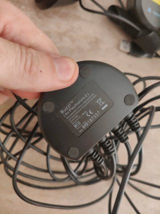 Buzz! The Mega Quiz PS2 + 4 Buzz controller