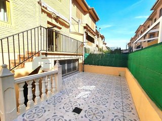 Casa adosada en venta en Petrer