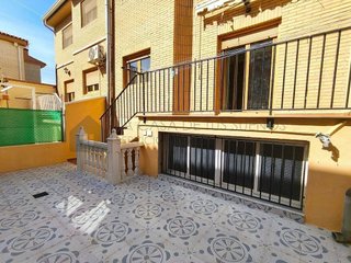 Casa adosada en venta en Petrer