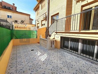 Casa adosada en venta en Petrer