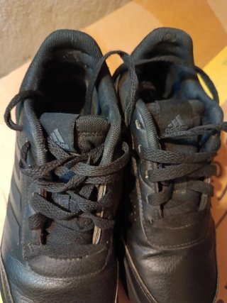 Zapatillas Adidas niño Talla 35.5 Negras