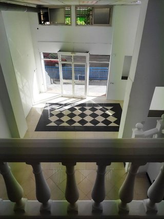 Local comercial en alquiler en Parque Victoria Eugenia en Málaga