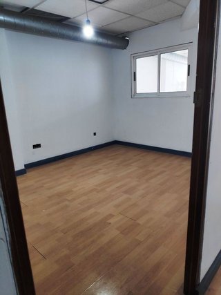 Local comercial en alquiler en Parque Victoria Eugenia en Málaga