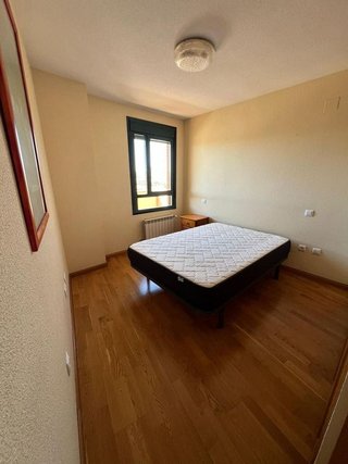 Piso en venta en Universidad en Ávila
