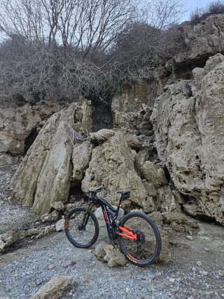 Bicicleta eléctrica BH Atom x pro carbono