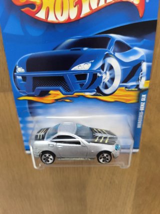Hot Wheels Mercedes-Benz SLK Prata