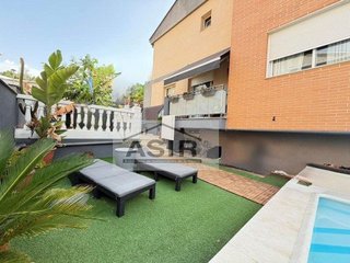 Casa adosada en venta en Zona Urbanizaciones en Alzira
