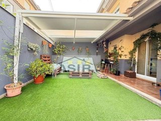 Casa adosada en venta en Zona Urbanizaciones en Alzira