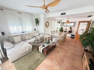 Casa adosada en venta en Zona Urbanizaciones en Alzira